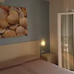 Carol מלון 3*