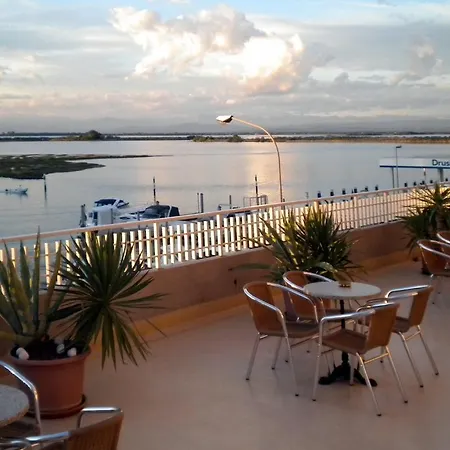 Hotell Carol 3*